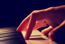 爱游戏体育-包含浙江稠州发布备战花絮；集结日绝杀压哨；亚冠任务艰巨；训练强度显著提升的词条