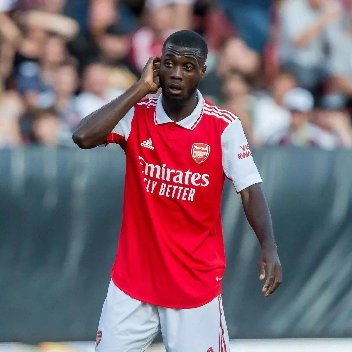 曼联赛后迎来里程碑，志在法甲名次提升，话题不断，赛程密集仍需轮换(曼联历年阵容名单)