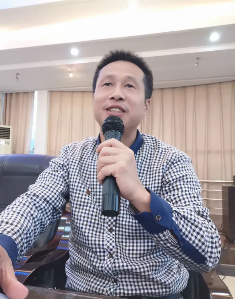 冲浪半决赛,徽州闪电队与皖南玄武队翻盘,阵地战处理得当!教练团队居功至伟(居功至伟的近义词) 冲浪半决赛,徽州闪电队与皖南玄武队翻盘,阵地战处理得当!教练团队居功至伟(居功至伟的近义词)